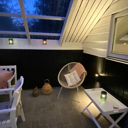 Vakantiehuis Med Udendors Pool I Ferieby *