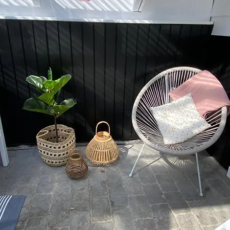 Vakantiehuis Med Udendors Pool I Ferieby *
