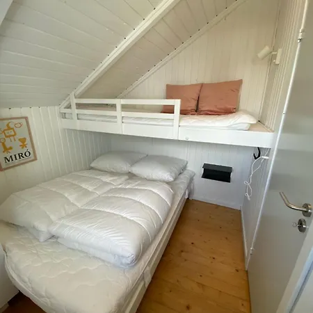 Vakantiehuis Med Udendors Pool I Ferieby